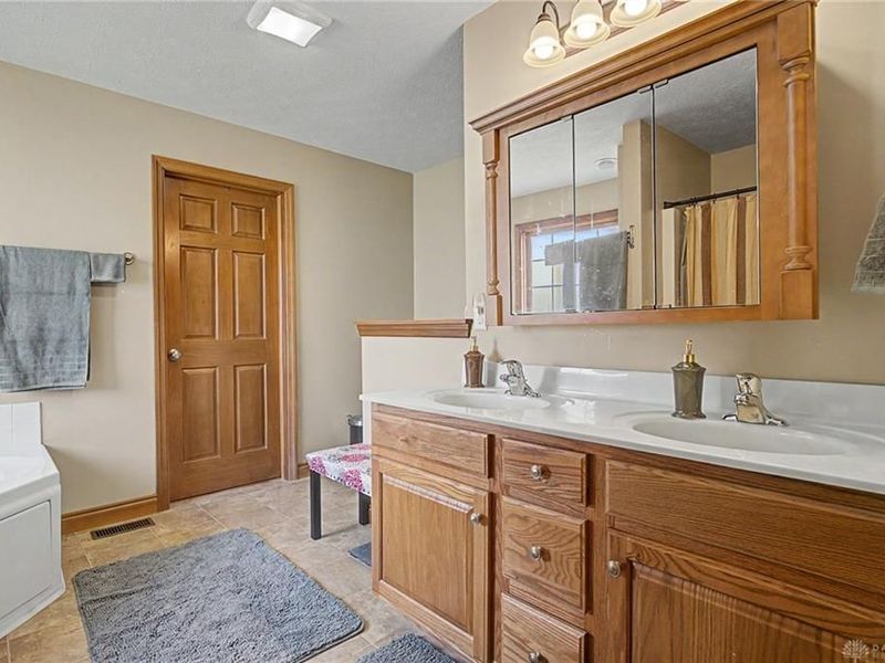 932 Shaftsbury Road, Troy, OH 45373 Photo 31