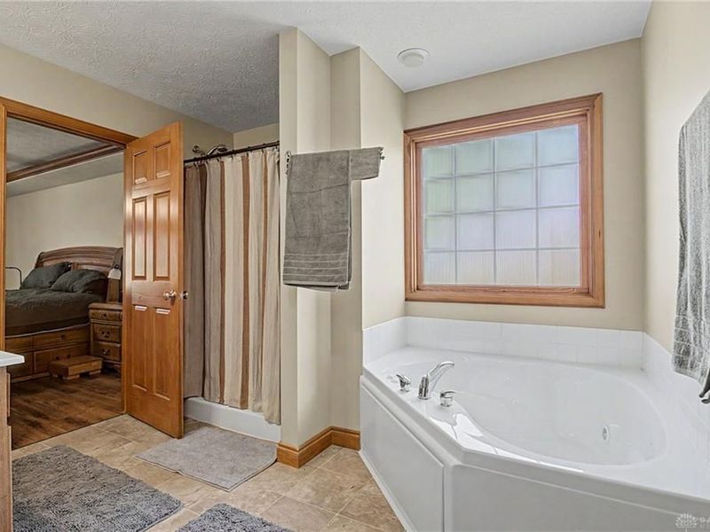 932 Shaftsbury Road, Troy, OH 45373 Photo 32
