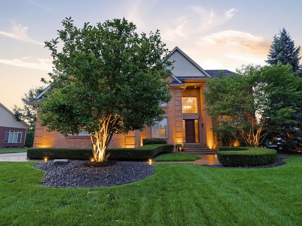 48240 Gladstone Road, Canton, MI 48188