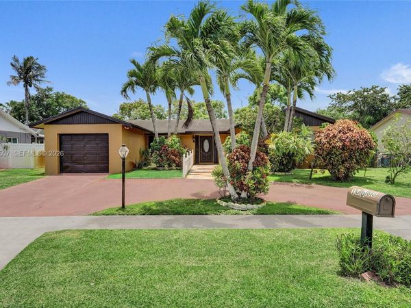 10688 Sleepy Brook Way , Boca Raton, FL 33428