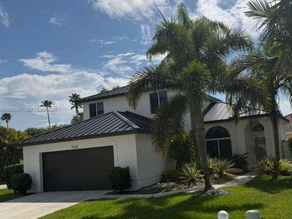 1920 NW 182nd Ter , Pembroke Pines, FL 33029