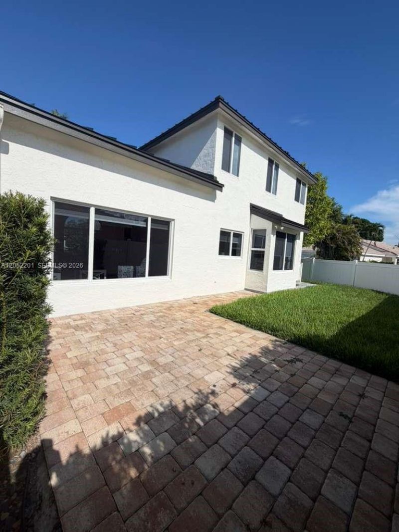 1920 NW 182nd Ter , Pembroke Pines, FL 33029 Photo