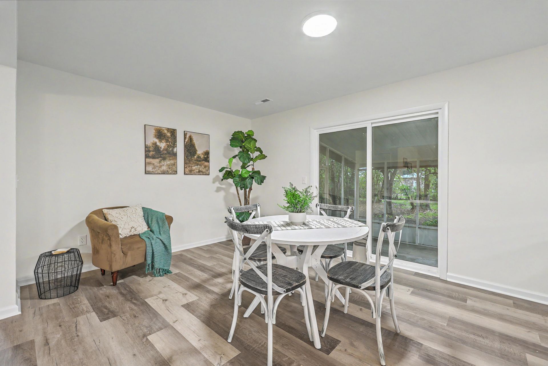 1234 Woodside Drive Photo 14