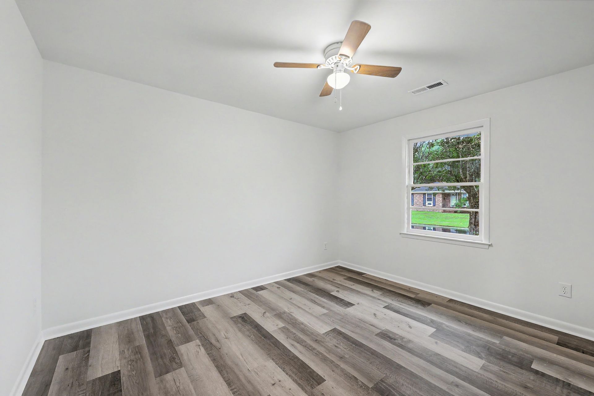 1234 Woodside Drive Photo 26