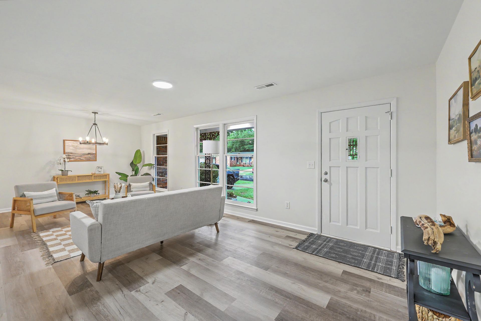 1234 Woodside Drive Photo 8
