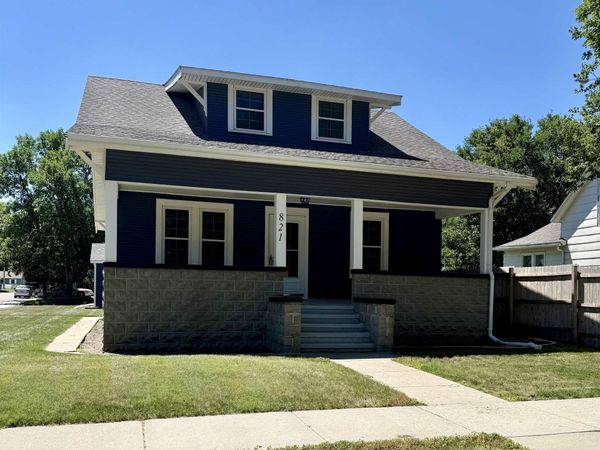 821 E 2nd Ave, Mitchell, SD 57301
