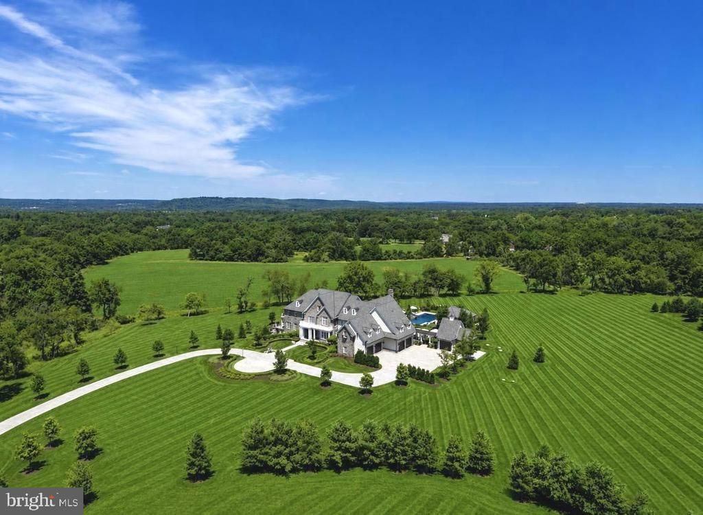 6 TINES FIELD PATH , NEWTOWN, PA 18940
