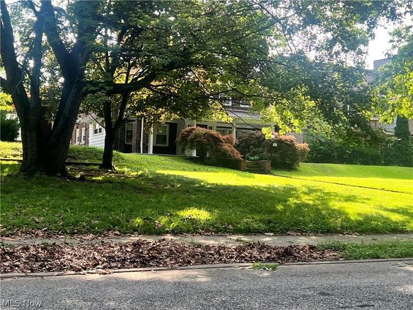 1017 East Boulevard , Cleveland, OH 44108