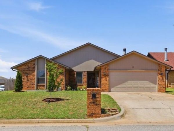 709 Palo Verde Court, Yukon, OK 73099