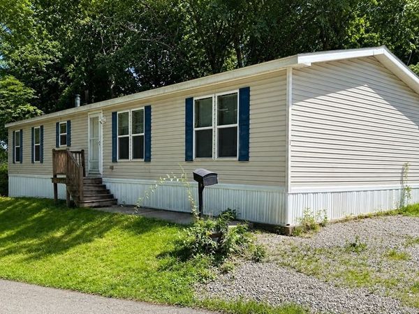 1 Breezy Bend, Auburn, MA 01501