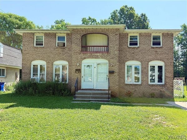 90 E Summerset Lane, Buffalo, NY 14228