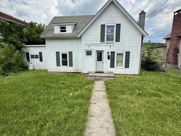 17 Algonkin Street, Ticonderoga, NY 12883