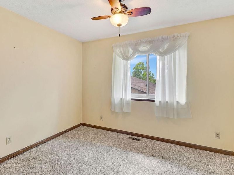 121 Farmington Drive, Hamilton, OH 45013 Photo 11
