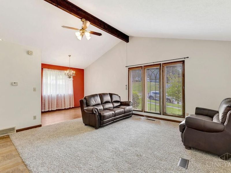 121 Farmington Drive, Hamilton, OH 45013 Photo 4