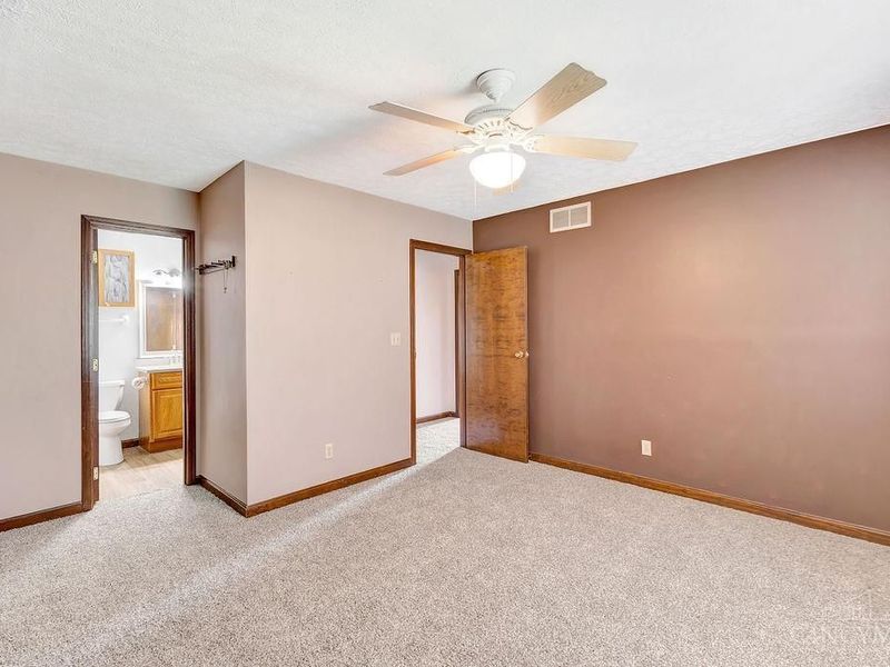 121 Farmington Drive, Hamilton, OH 45013 Photo 8