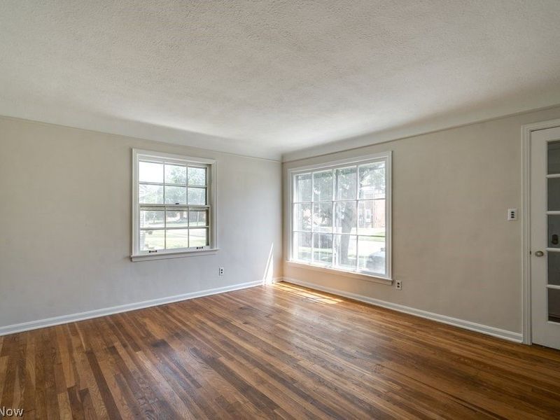 344 E 250th Street, Euclid, OH 44132 Photo 11