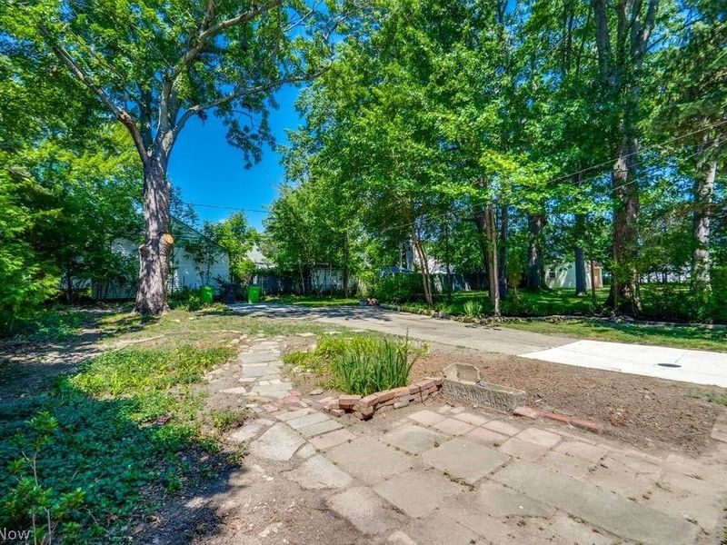 344 E 250th Street, Euclid, OH 44132 Photo 3