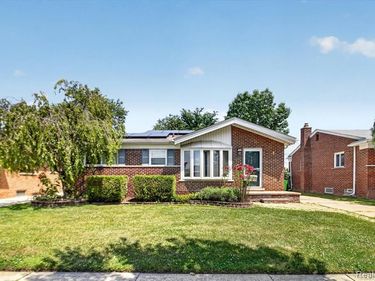 24584 Marine Avenue, Eastpointe, MI 48021