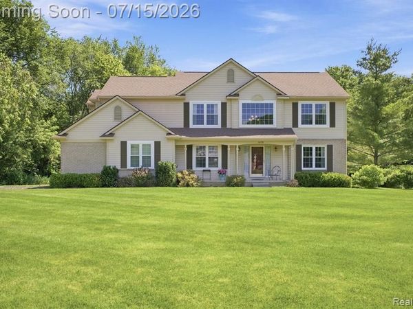 4638 Fox Chase Drive, White Lake Twp, MI 48383
