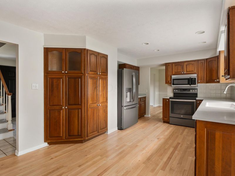 1501 Candlewood Drive, Columbus, OH 43235 Photo 14