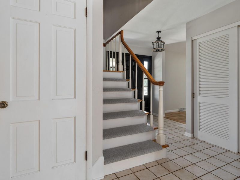 1501 Candlewood Drive, Columbus, OH 43235 Photo 5