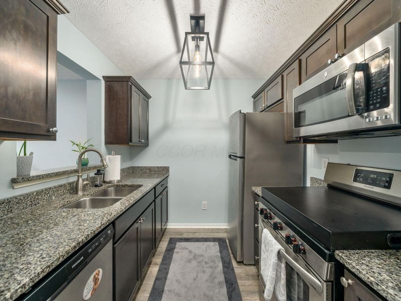 4043 Parkcove Drive, Unit 19A, Columbus, OH 43230 Photo 7