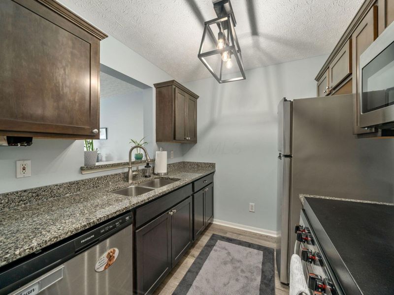 4043 Parkcove Drive, Unit 19A, Columbus, OH 43230 Photo 8