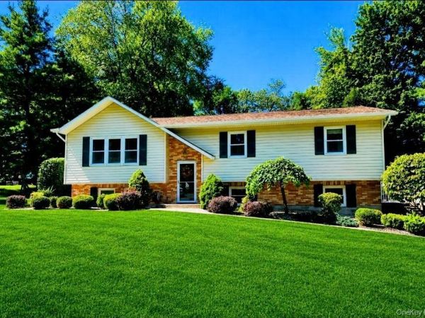 4 Tanglewood Lane, Poughkeepsie, NY 12603