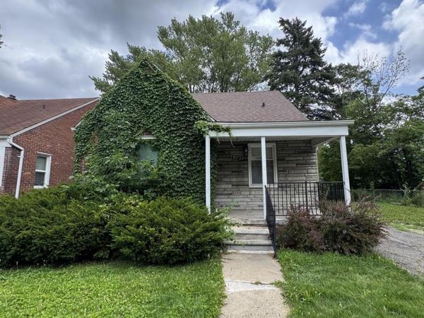 8272 Roselawn Street, Detroit, MI 48204