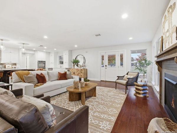304 HUB DR, Wimberley, TX 78676