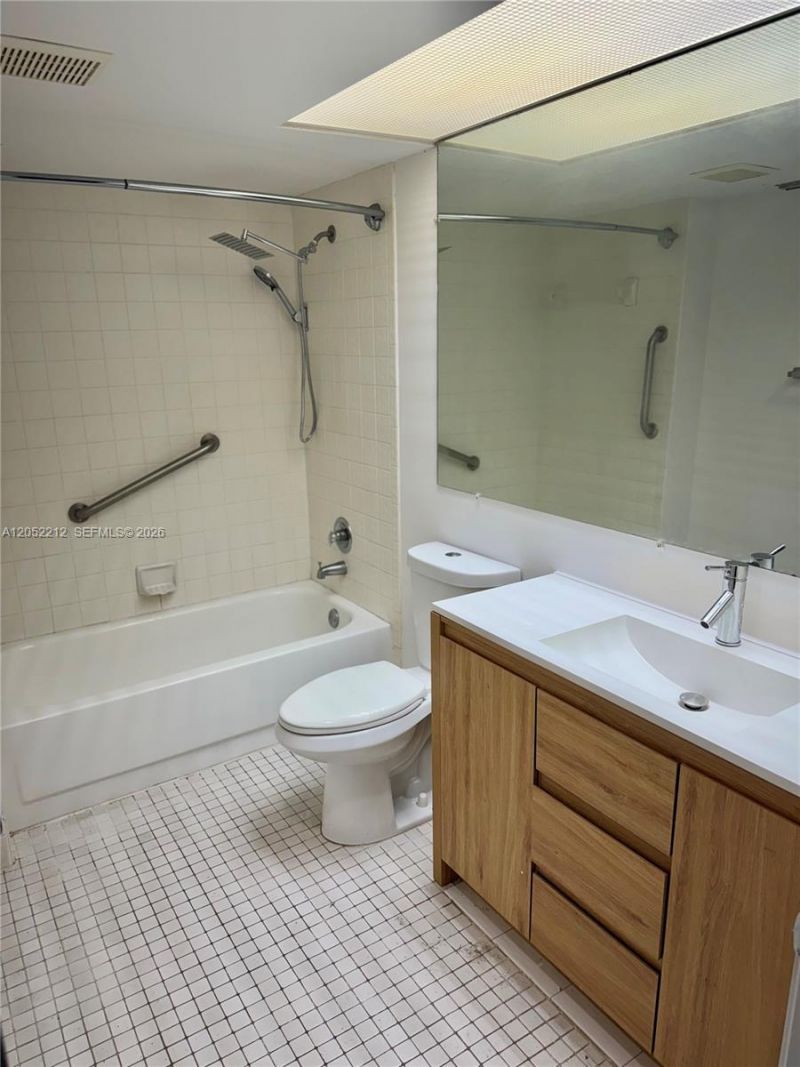 1000 SW 125th Ave, Unit 402N, Pembroke Pines, FL 33027 Photo