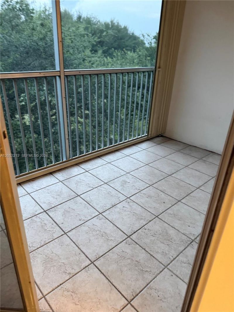 1000 SW 125th Ave, Unit 402N, Pembroke Pines, FL 33027 Photo