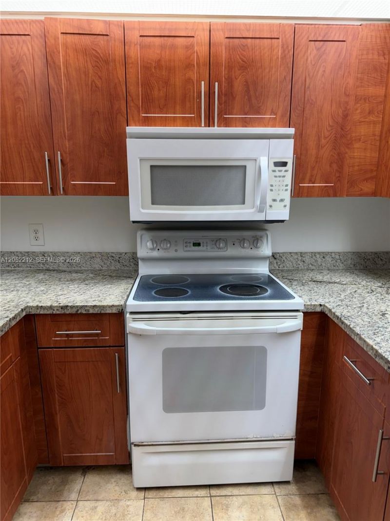 1000 SW 125th Ave, Unit 402N, Pembroke Pines, FL 33027 Photo