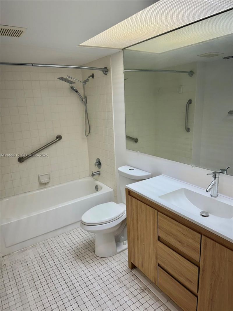 1000 SW 125th Ave, Unit 402N, Pembroke Pines, FL 33027 Photo