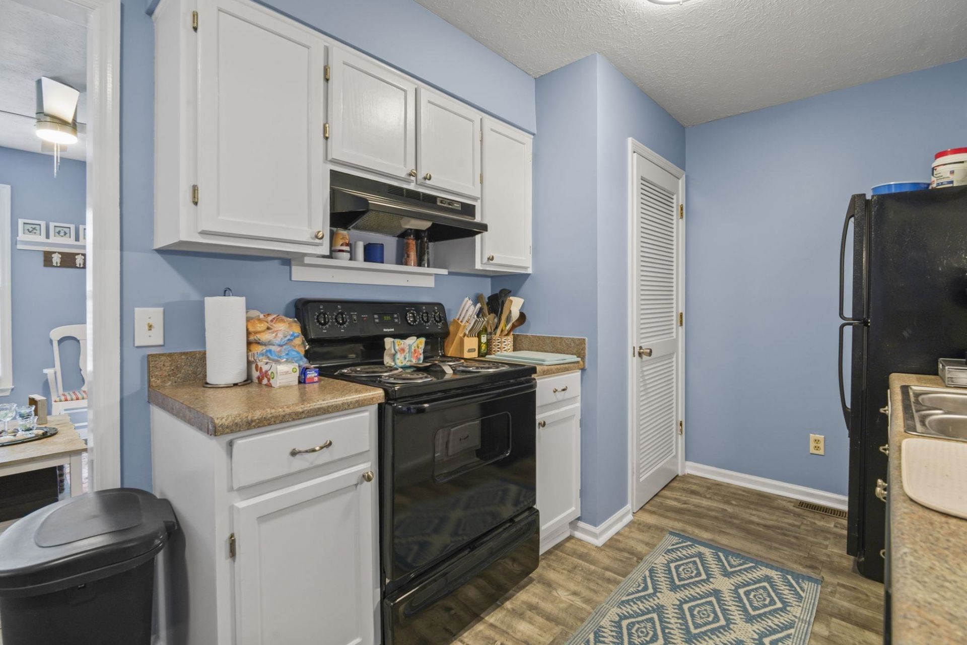 6307 Wildwood Trail Photo 7