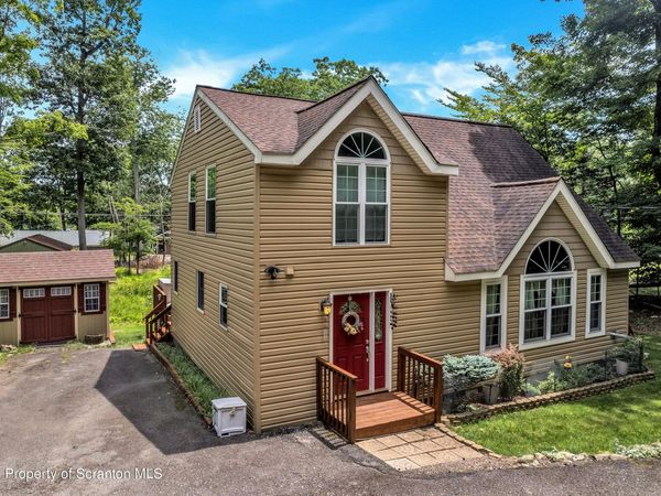 1040 Sunrise Terrace , Lake Ariel, PA 18436