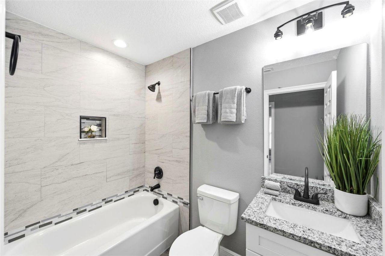 1319 E Church Street , Plant City, FL 33563 Photo