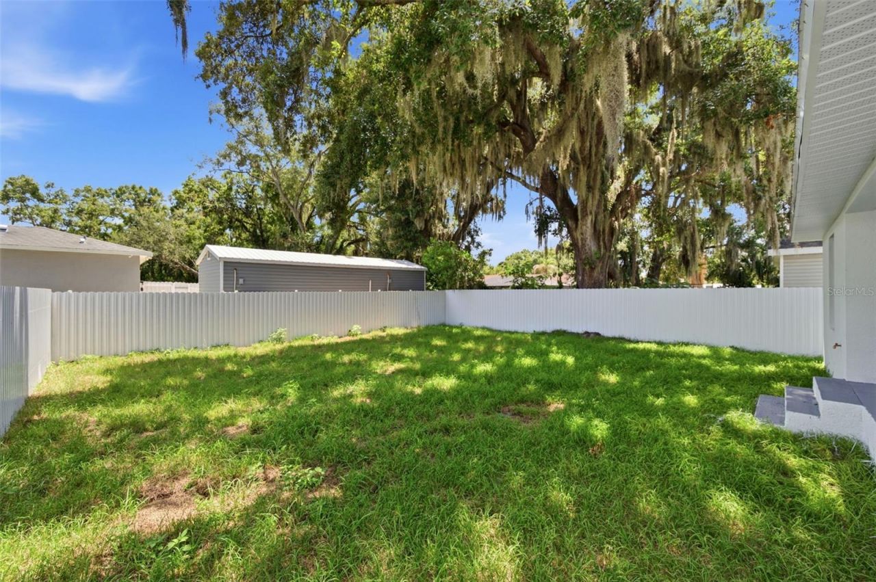 1319 E Church Street , Plant City, FL 33563 Photo