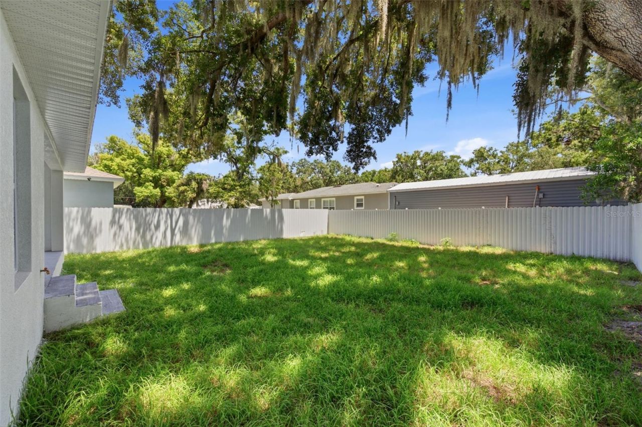 1319 E Church Street , Plant City, FL 33563 Photo