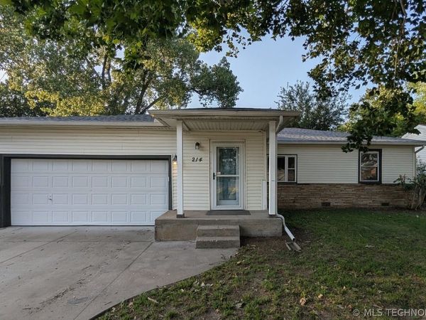 214 W Urbana Street , Broken Arrow, OK 74012