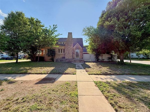 623 N Noble Avenue, Watonga, OK 73772