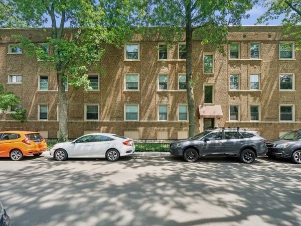 7025 N Wolcott Avenue, Unit 3, Chicago, IL 60626