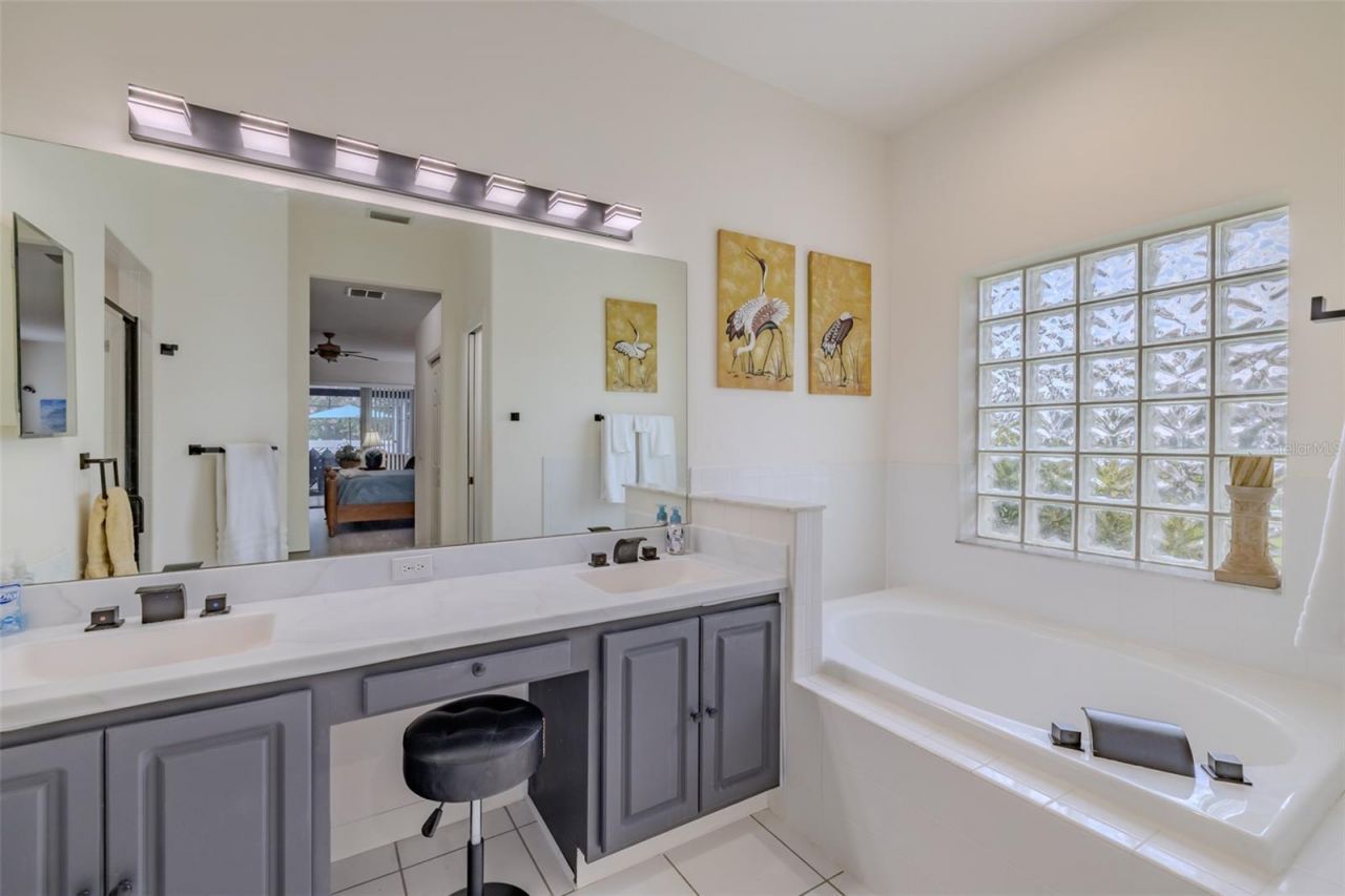 1617 Vistoso Lane, Sun City Center, FL 33573 Photo