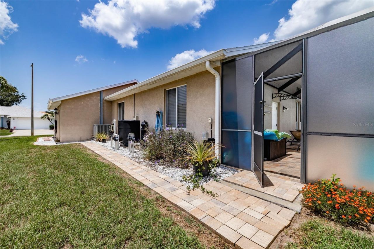 1617 Vistoso Lane, Sun City Center, FL 33573 Photo