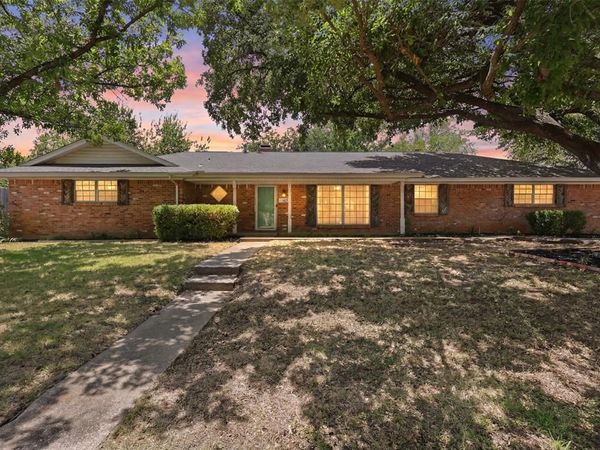 1429 Pamela Street, Hurst, TX 76053