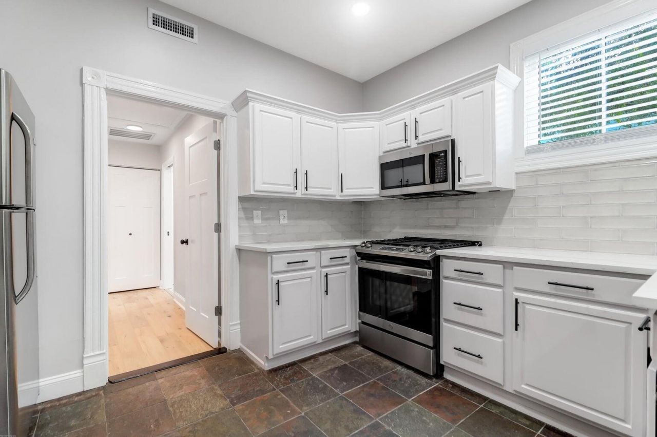 167 Fishburne Street Photo 32