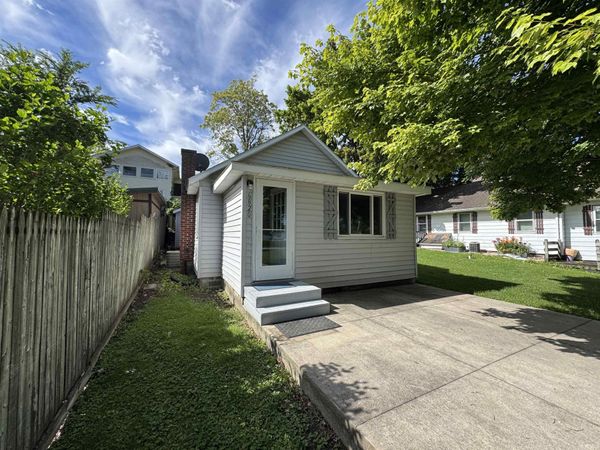 6820 E Harrold Place, Churubusco, IN 46723