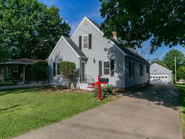 2424 28th Street , Rock Island, IL 61201