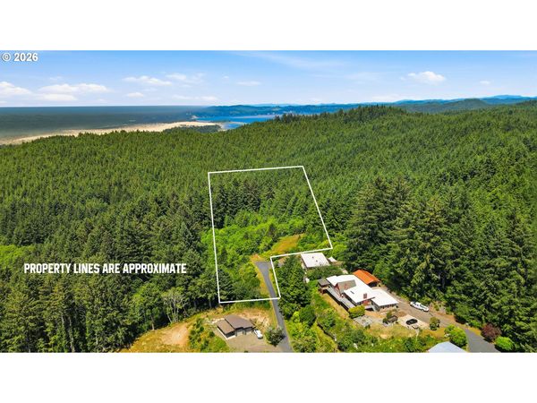 481 APPIAN WAY, Winchester Bay, OR 97467