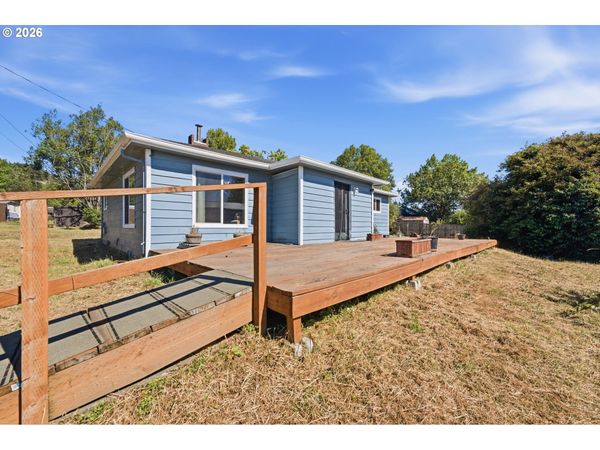 1825 ROSEBURG RD, Myrtle Point, OR 97458